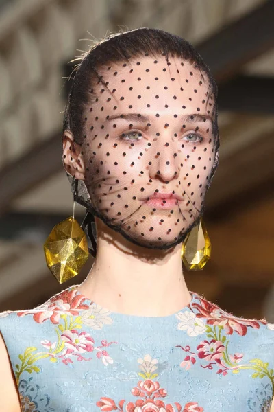 Look 29